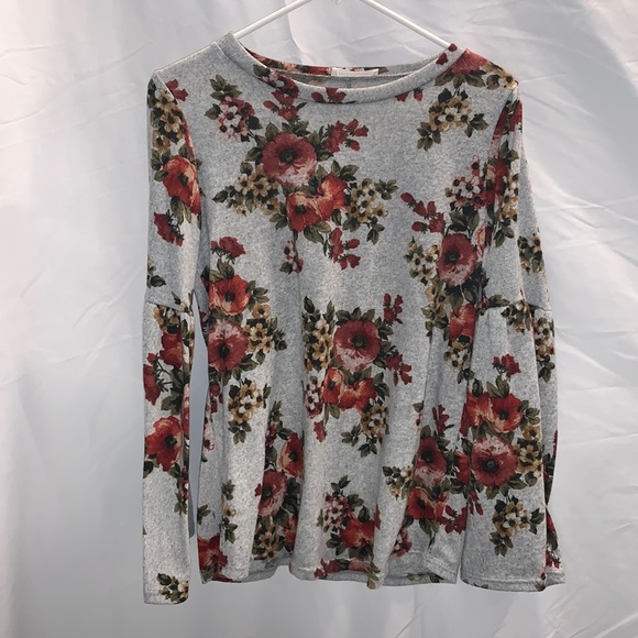 Tops - Gray floral  top